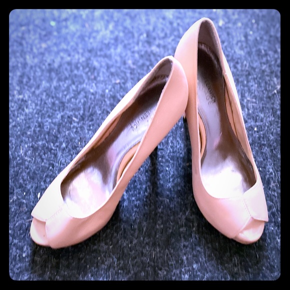 Nude Greenwich Village peep toe pumps sz 6.5 - Picture 1 of 6